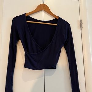 Alo yoga long sleeve navy top